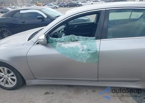 2013 Hyundai Genesis 3.8 z USA, uszkodzony, nr VIN KMHGC4DD2DU240753